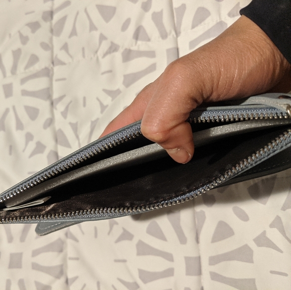 NWT miniso blue clutch/wallet - Picture 2 of 4